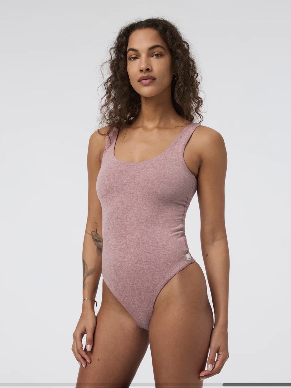 Vuori Sleeveless Halo Bodysuit in Zion Rose Heather Size Med